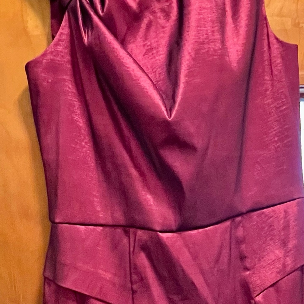 Elegant Burgundy Sleeveless Dress